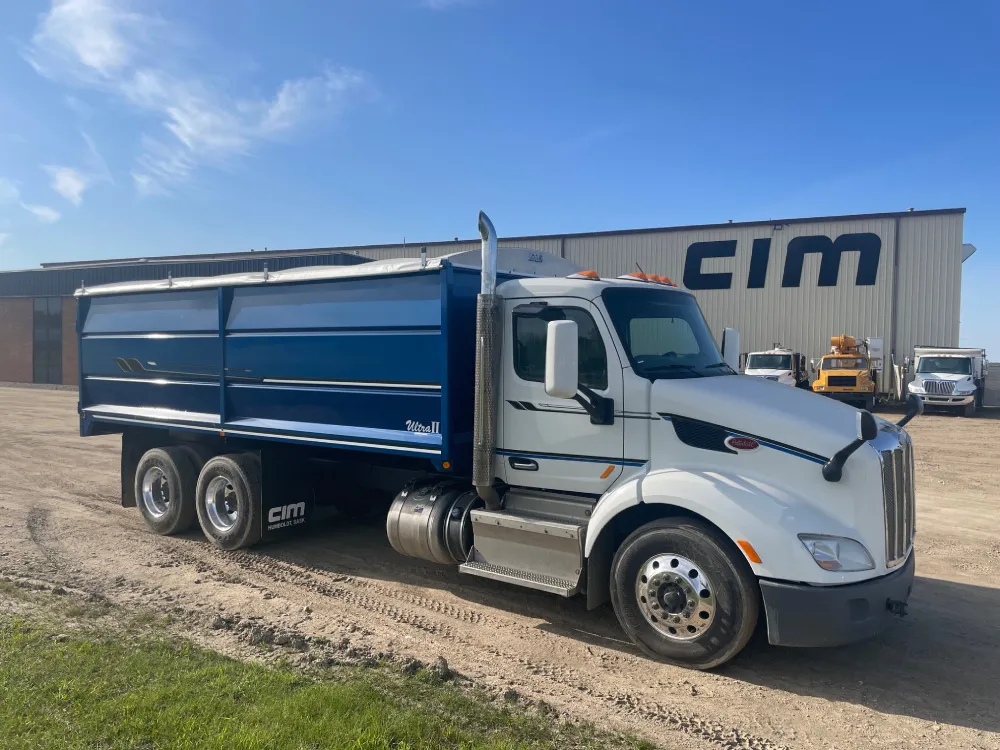 2016 Peterbilt 579 Tandem Grain Truck, 10 Spd Auto